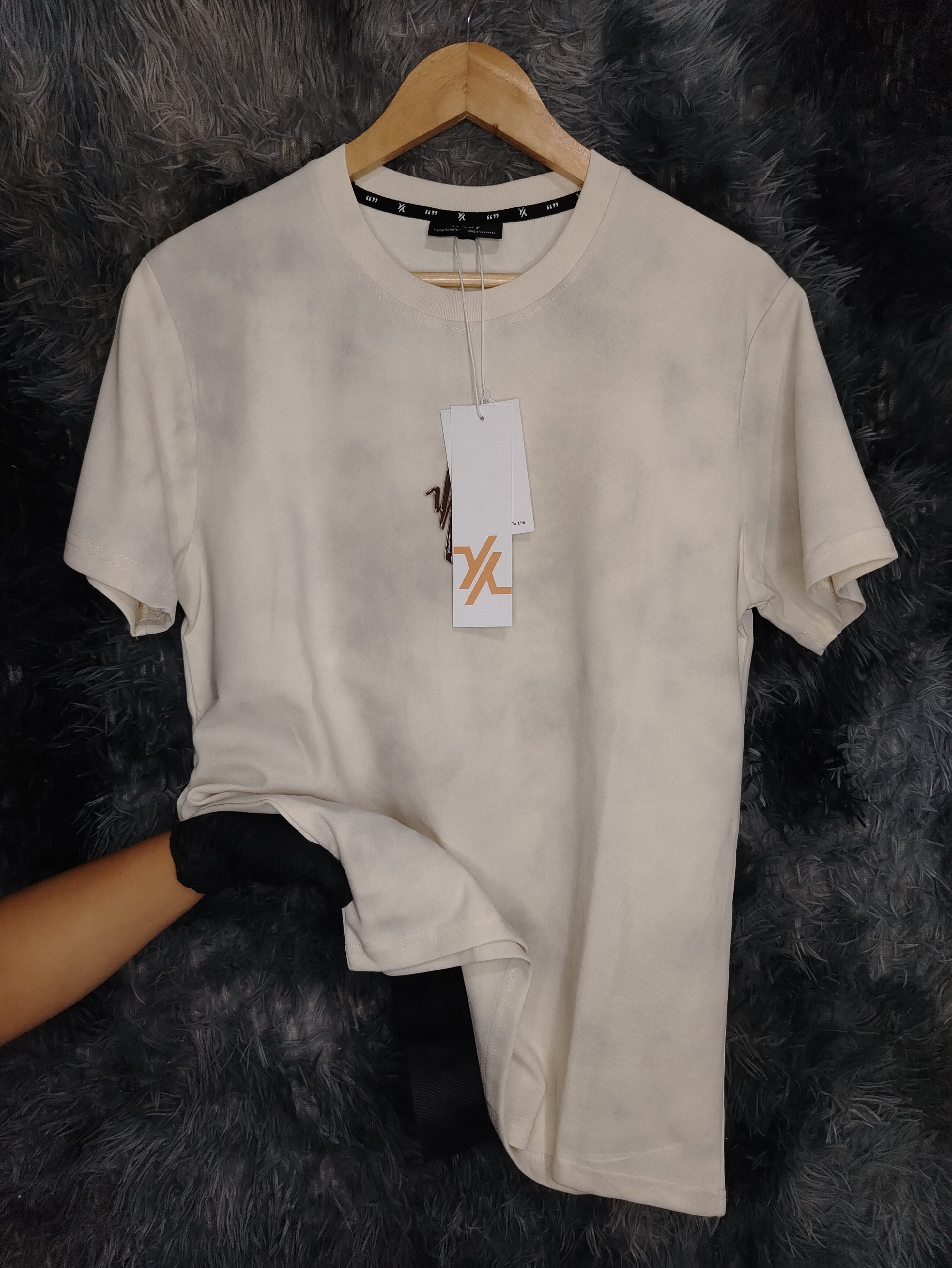 Camiseta Y/OUT 1.1 TELA FRIA PESADA