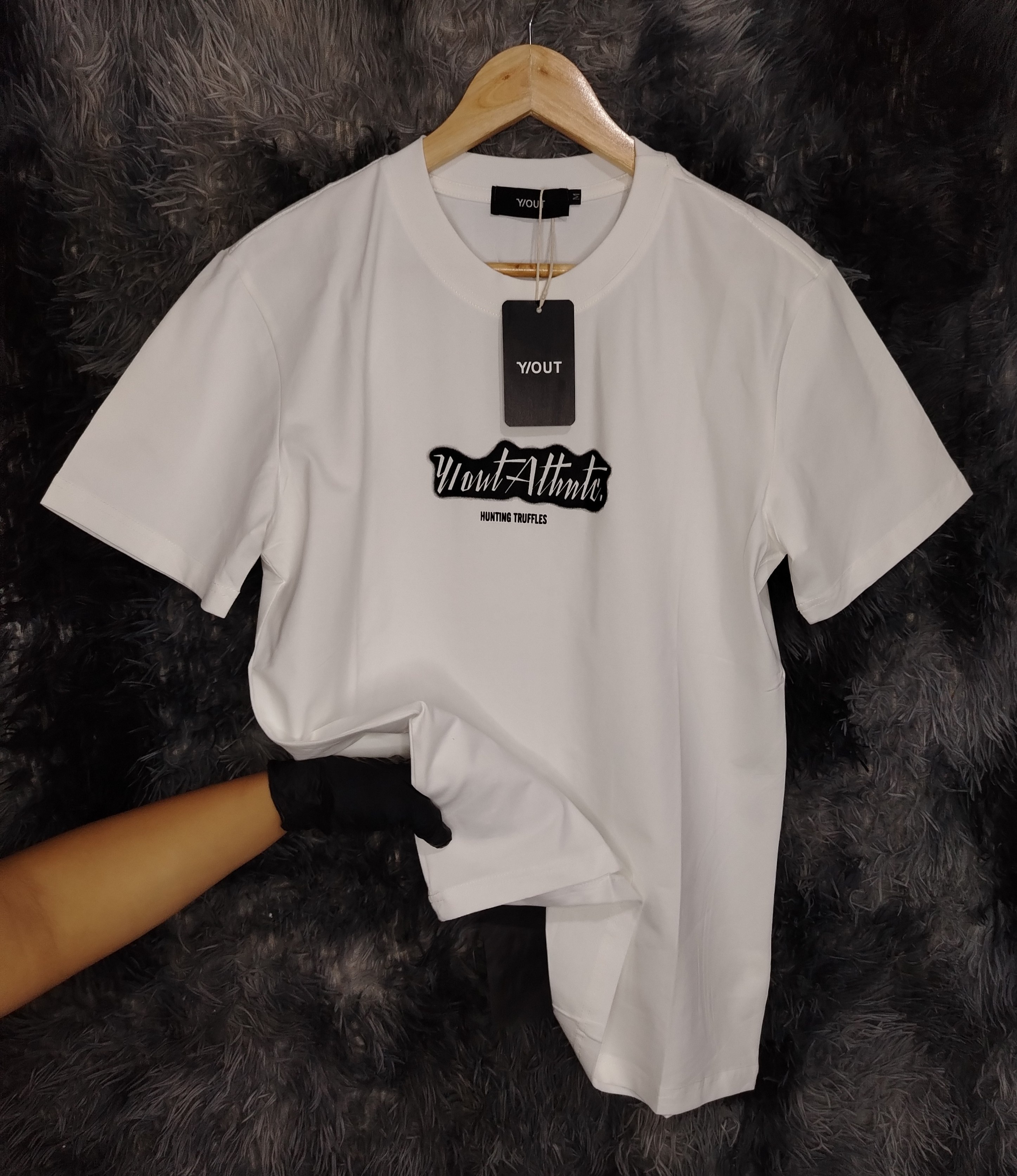Camiseta Y/OUT 1.1 TELA FRIA PESADA