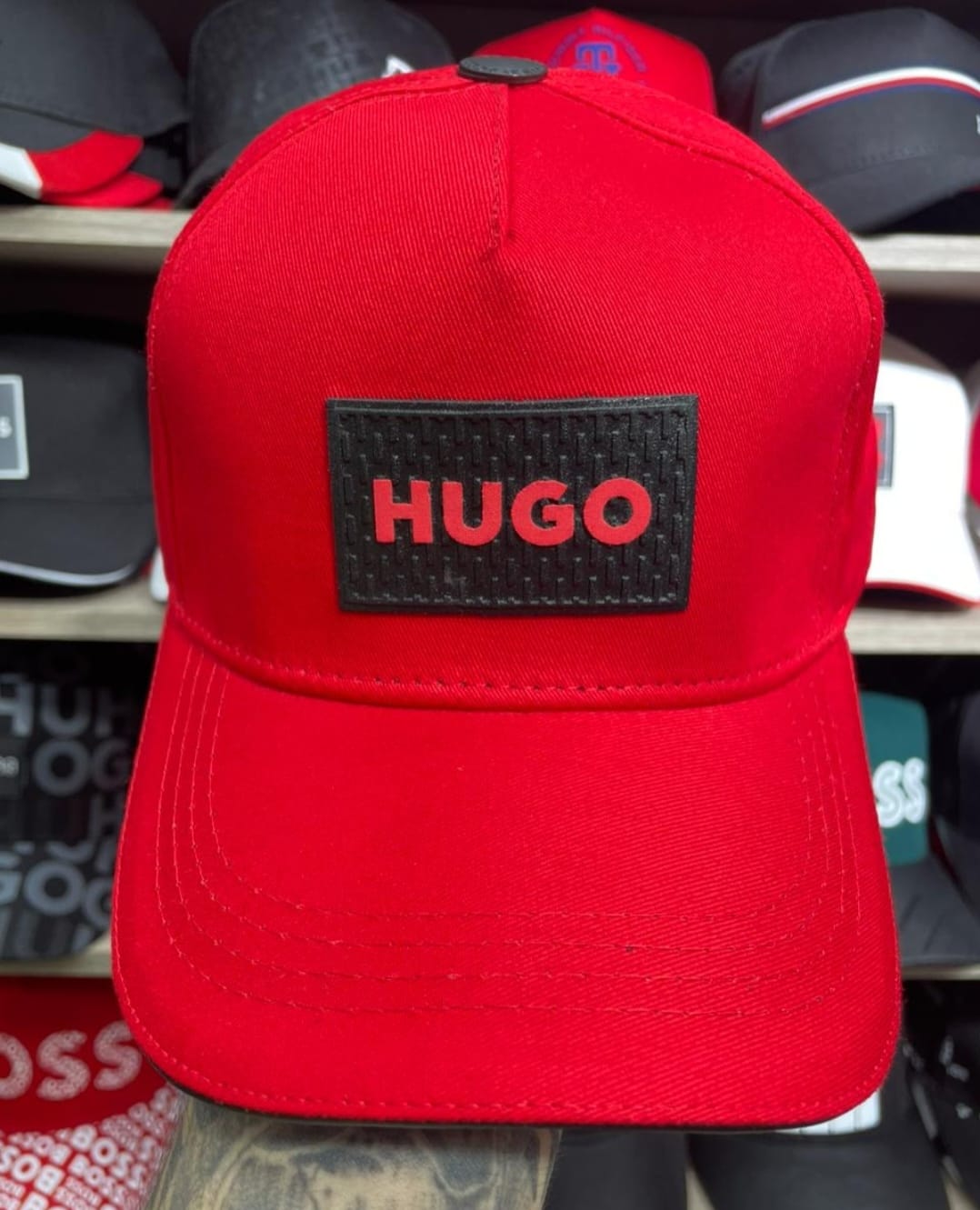 Gorras Hugo Blanco / Negro y Rojo imagen 3